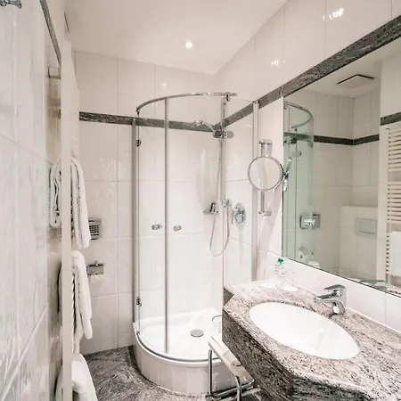 Deidesheimer Hof 5* דיידסהאם