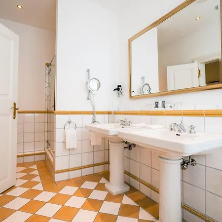 Deidesheimer Hof Hotel 5*