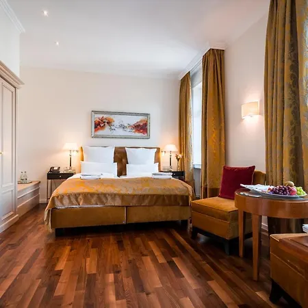 Deidesheimer Hof מלון 5*