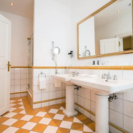 Deidesheimer Hof 5* דיידסהאם