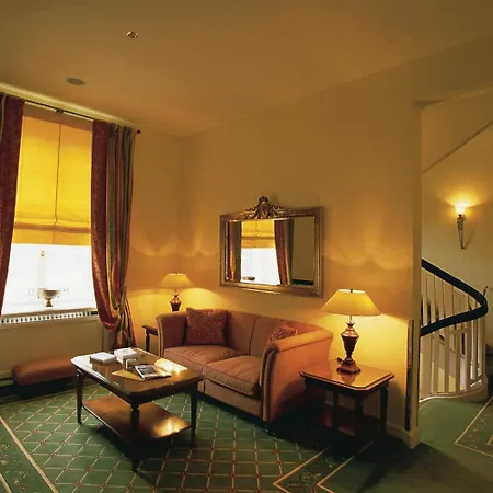 Otel Deidesheimer Hof 5*