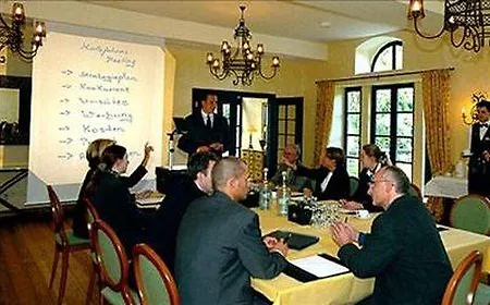 מלון Deidesheimer Hof 5*