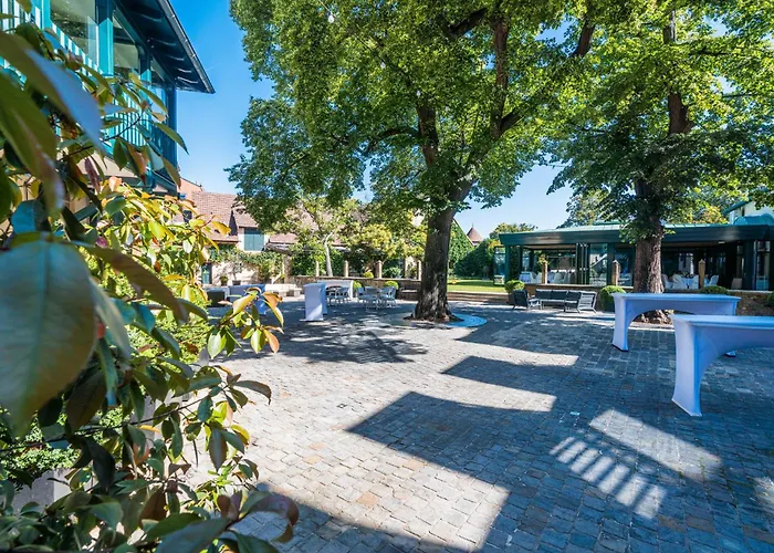 מלון Deidesheimer Hof 5*