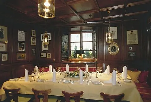 מלון Deidesheimer Hof 5*